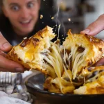 Feuilletage qui craque, reblochon qui file, oignons confits fondants : ces feuilletés font l’unanimité à l’apéro